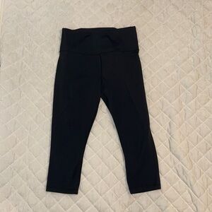 Zyia Capri leggings, black, size 6-8
